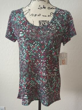 LuLaRoe XS Classic Tee ShortSleeve Scoop Neck Top in Black, Teal & Magenta Multi